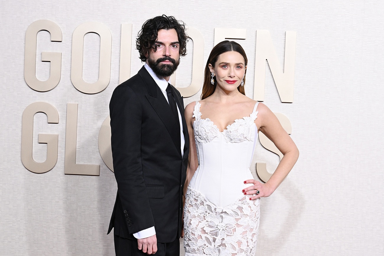 Беременна? Звезду "Мстителей" Элизабет Олсен подловили с округлым животиком (фото)